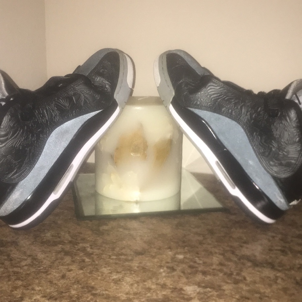 Black white n Matte hunter green Jordan's!!